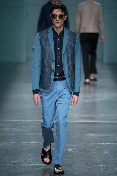 Look 33